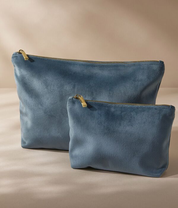 Velvet accessory bag Thumbnail