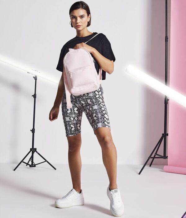 Mini essential fashion backpack Thumbnail