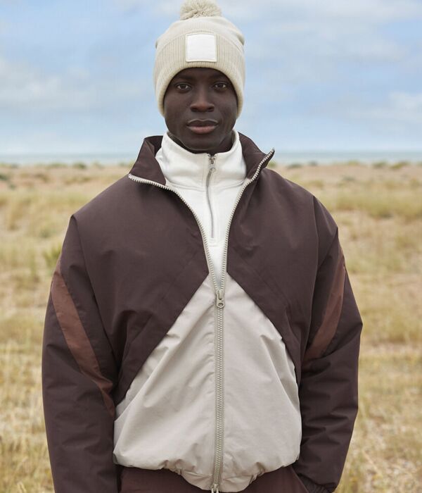 Appliqué patch pom beanie Thumbnail