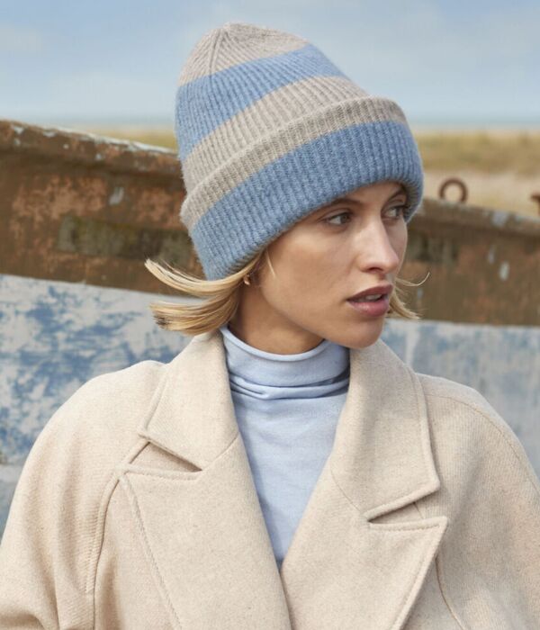 Colour block beanie Thumbnail