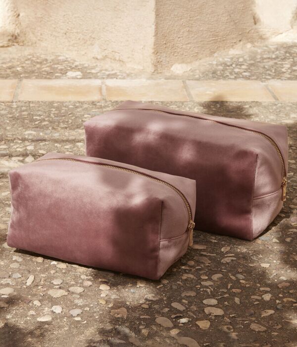 Velvet toiletry/accessory case Thumbnail