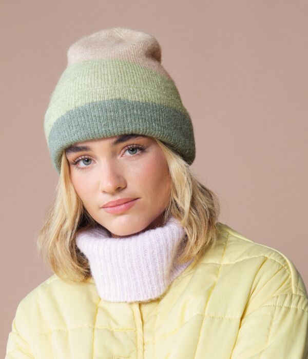 Soft wave beanie Thumbnail