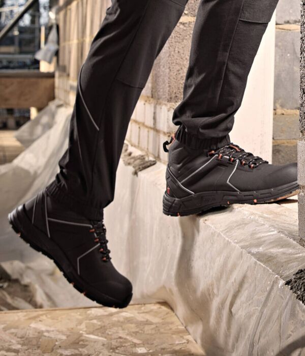 Coldwell light boots Thumbnail